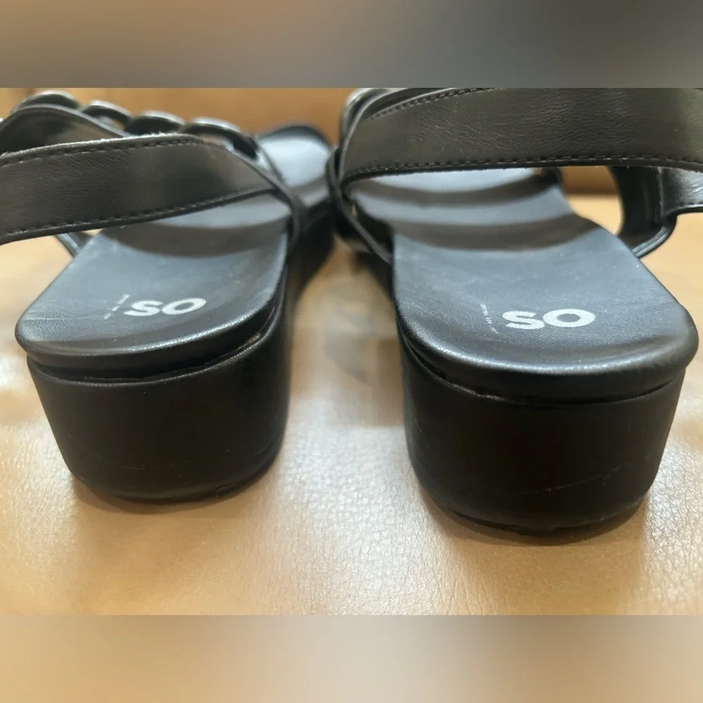 Black platform sandals